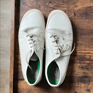 Clarks Men's Off-White Sneakers